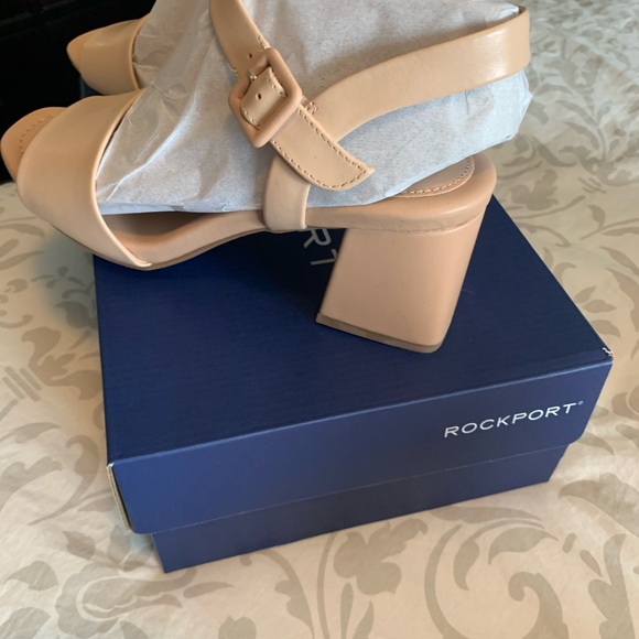 Rockport Size 7.5 taupe - Picture 2 of 5